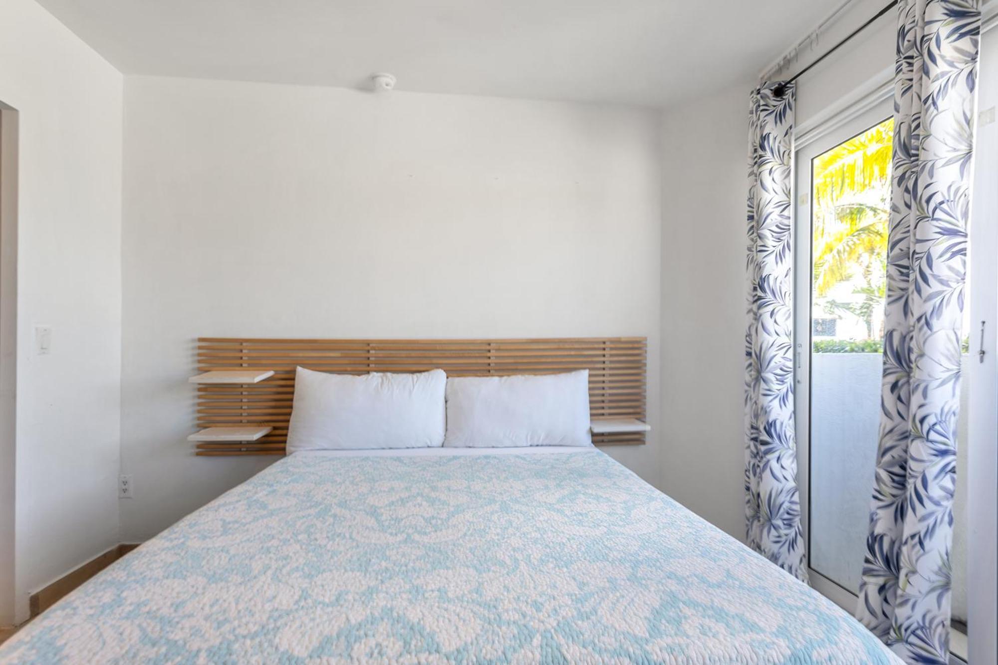Maho Beach House - Petite Studio - Beach Access ภายนอก รูปภาพ