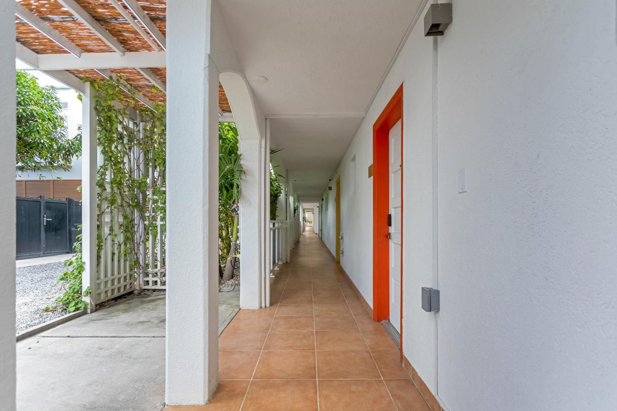 Maho Beach House - Petite Studio - Beach Access ภายนอก รูปภาพ