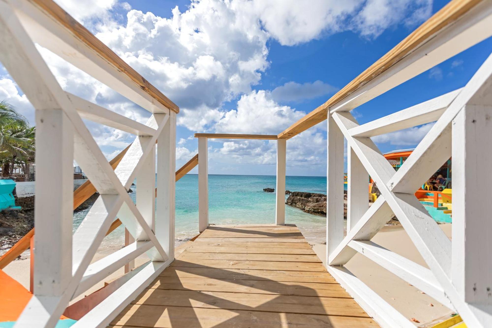 Maho Beach House - Petite Studio - Beach Access ภายนอก รูปภาพ